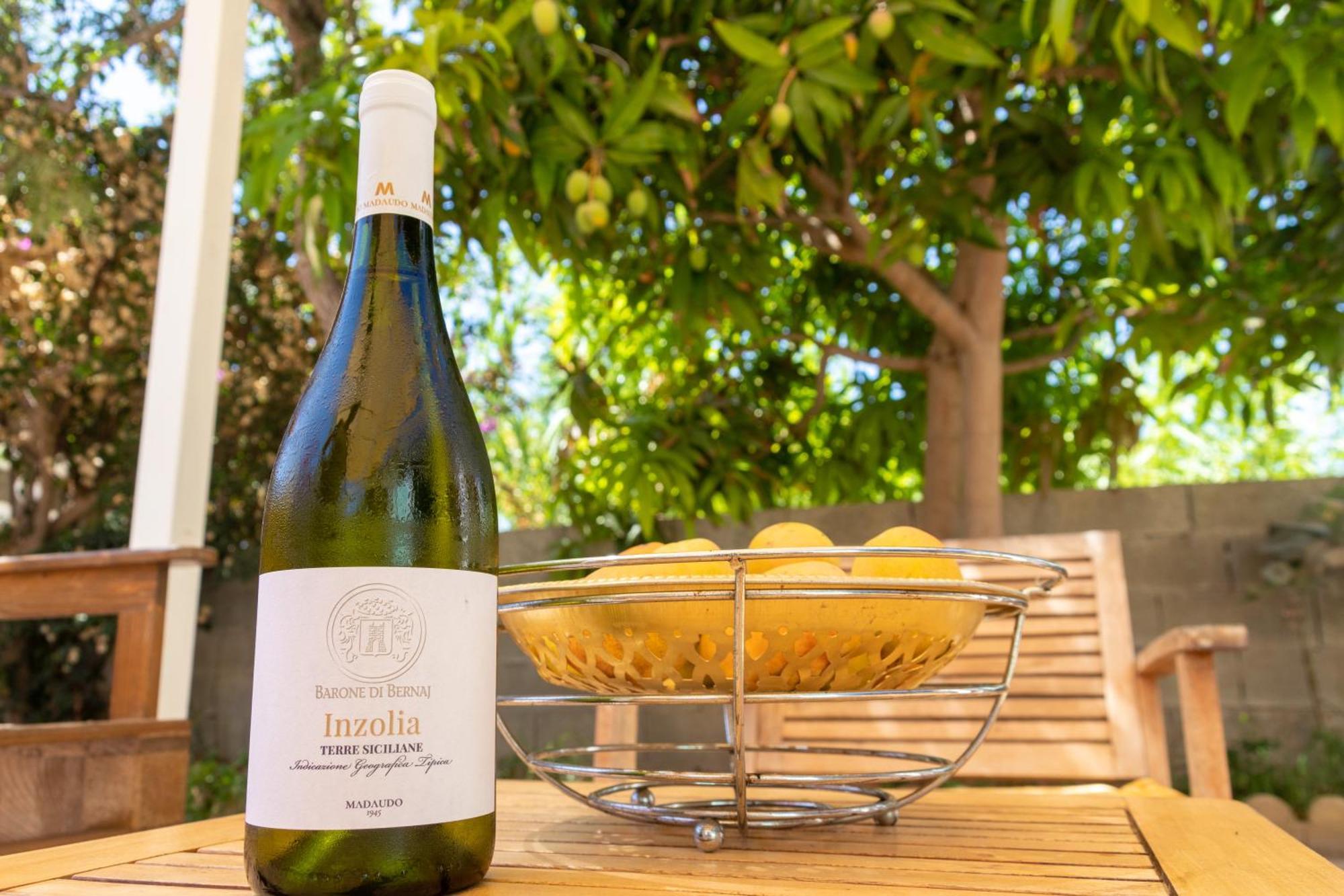 Amaris Mango Seafront Villa Granelli Exteriér fotografie